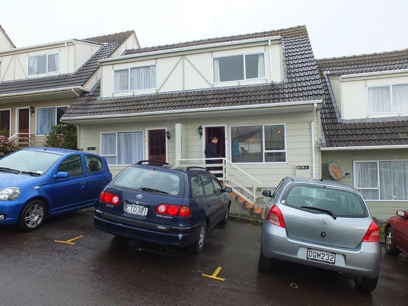 44N Roxburgh Street, Mount Victoria, Wellington - Carousel 1