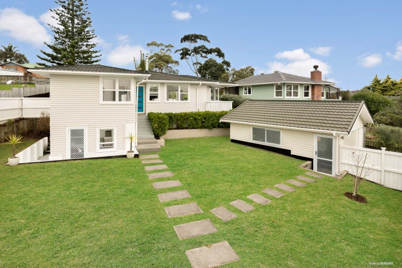 85 Bond Crescent, Forrest Hill, Auckland - Carousel 1