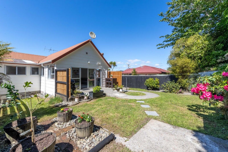 6A Tulsa Grove, Totara Park, Upper Hutt - Carousel 1