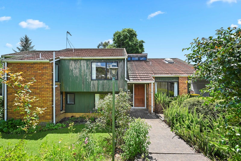 32 Acacia Crescent, Glenview, Hamilton - Carousel 1