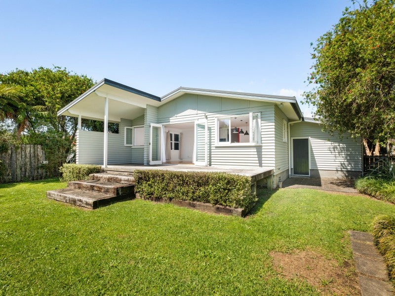 58 BEACH ROAD , Katikati, Western Bay Of Plenty - Carousel 1