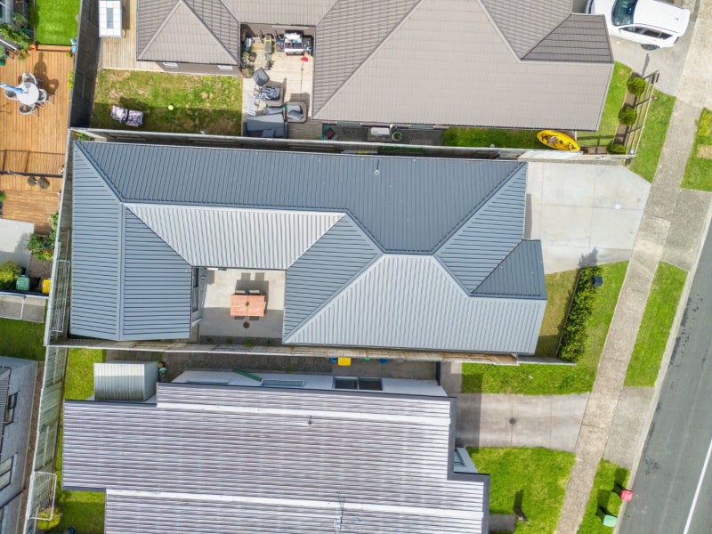 4 Foley Grove, Pyes Pa, Tauranga - Carousel 21