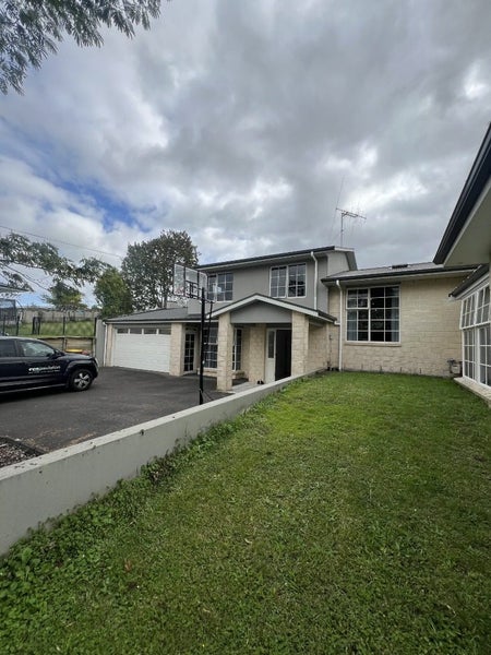 12 Foster Road, Temple View, Hamilton - Carousel 2