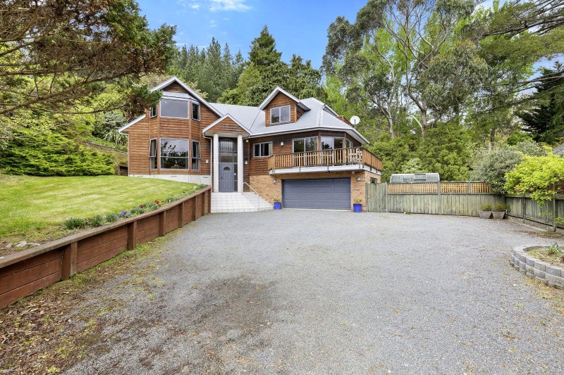 16 McCarthy Grove, Clouston Park, Upper Hutt - Carousel 34