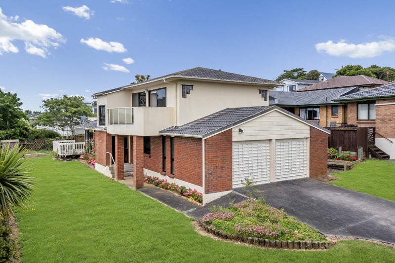 75 Dalwhinnie Parade, Highland Park, Auckland - Carousel 2