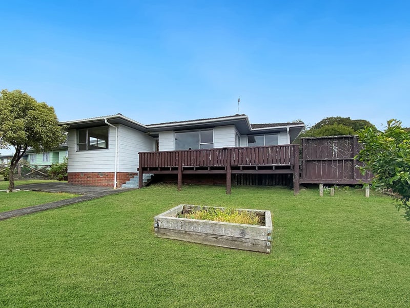 28 Serwayne Place, Sunnyvale, Auckland - Carousel 1