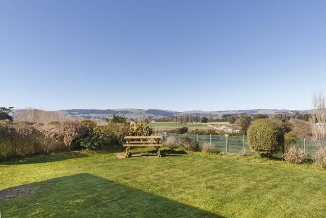 51 Royal Oak Drive, Kelvin Grove, Palmerston North - Carousel 2