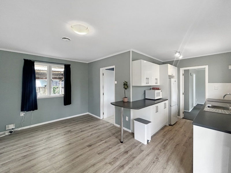 17A Norwich Place, Awapuni, Palmerston North - Carousel 1