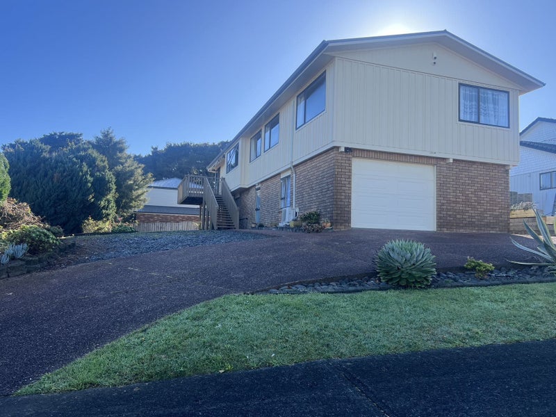 18 Deodar Place, Totara Heights, Auckland - Carousel 2