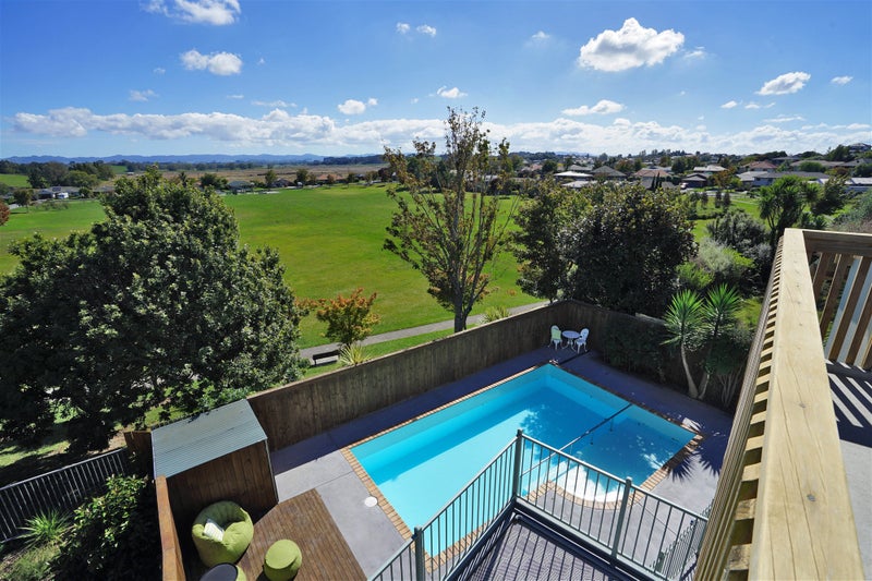 11 Strata View, Western Heights, Hamilton - Carousel 1