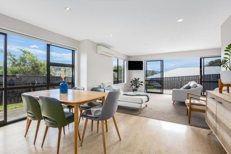 1/2 Flotilla Place, Whitby, Porirua - Carousel 2