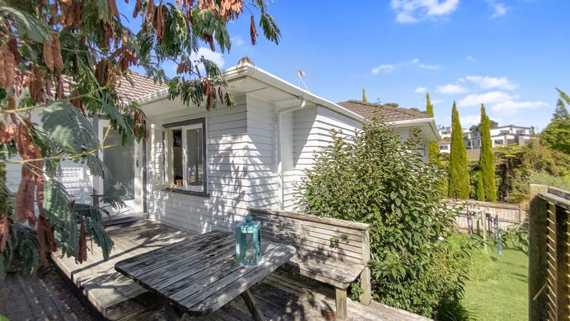 1/17 Lyons Avenue, Murrays Bay, Auckland - Carousel 17