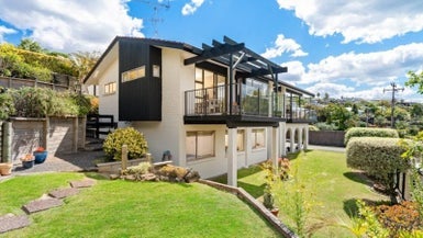 30 Valley Road, Browns Bay, Auckland - Carousel 1