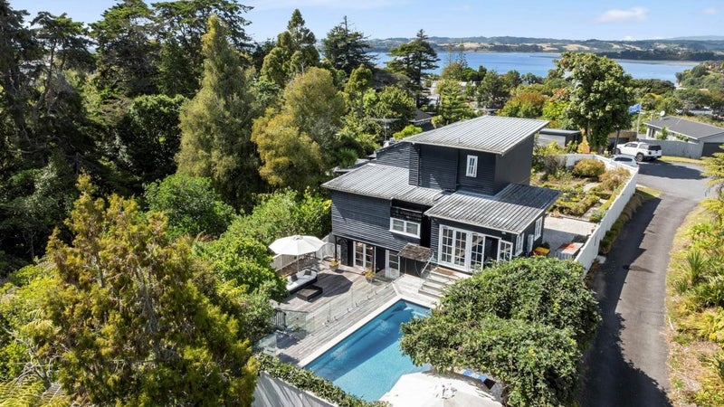 1/18 Fenton Terrace, Cockle Bay, Auckland - Carousel 1