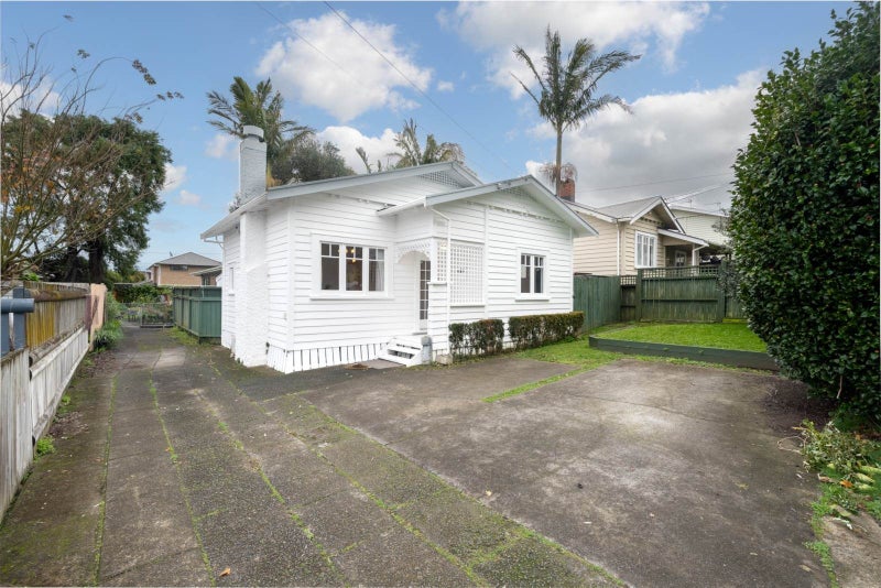 14 Huapai Street, Onehunga, Auckland - Carousel 1