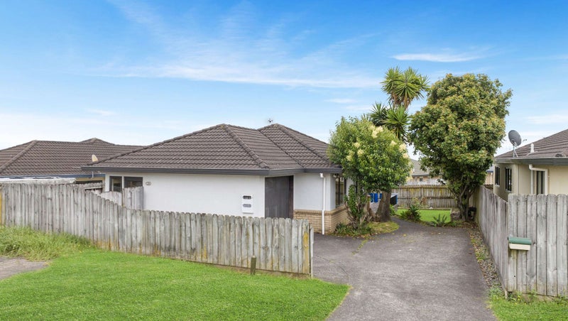 12A Ksenia Drive, Flat Bush, Auckland - Carousel 1