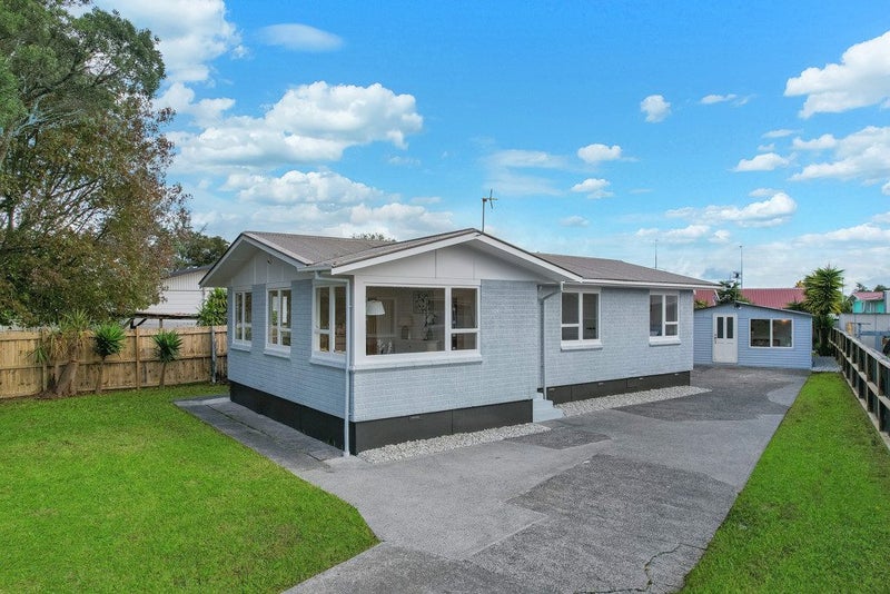 8 Comet Crescent, Mangere, Auckland - Carousel 1