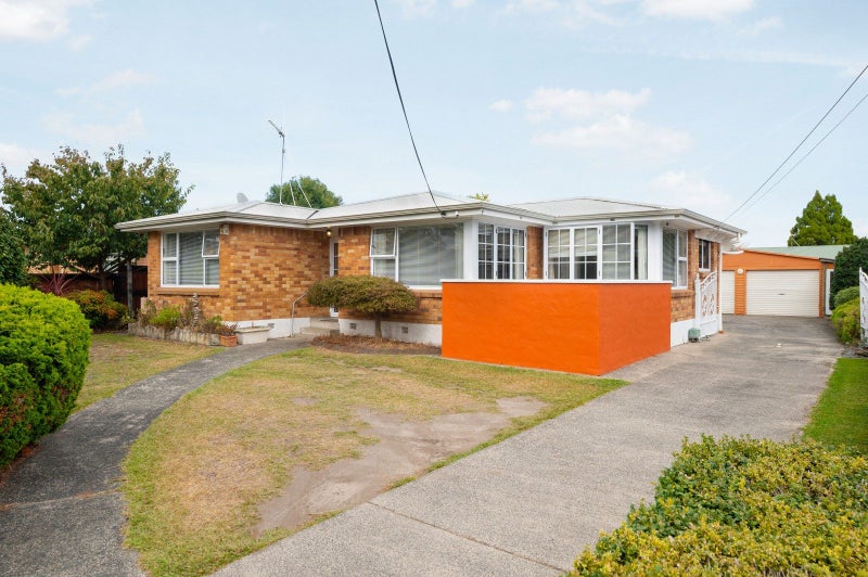 101 Lewis Street, Glenview, Hamilton - Carousel 1