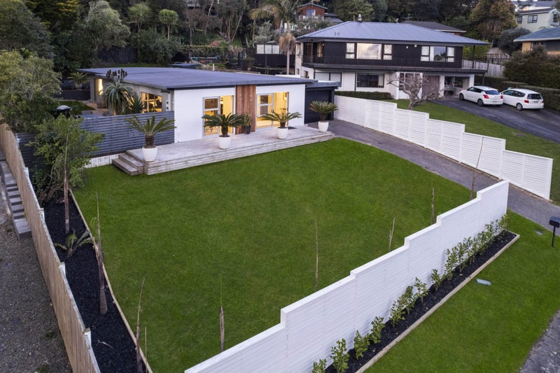 16 Pluto Place, Beach Haven, Auckland - Carousel 1