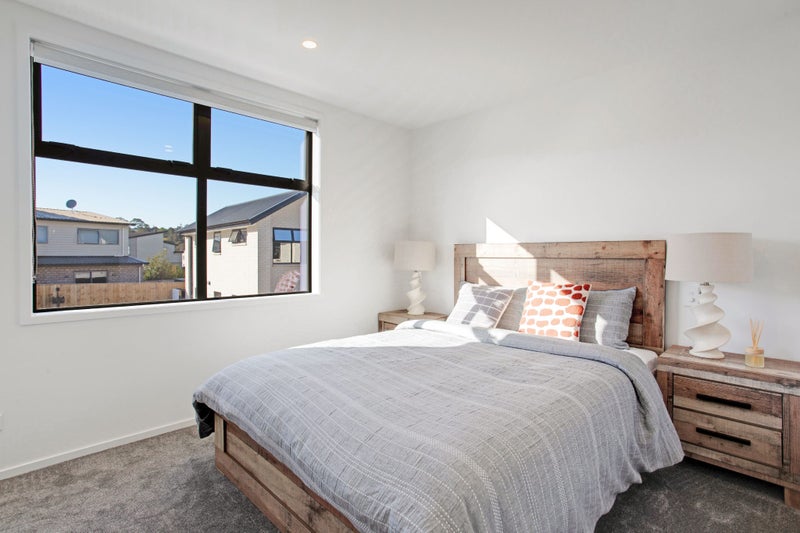 4/23 Awaroa Road, Sunnyvale, Auckland - Carousel 2