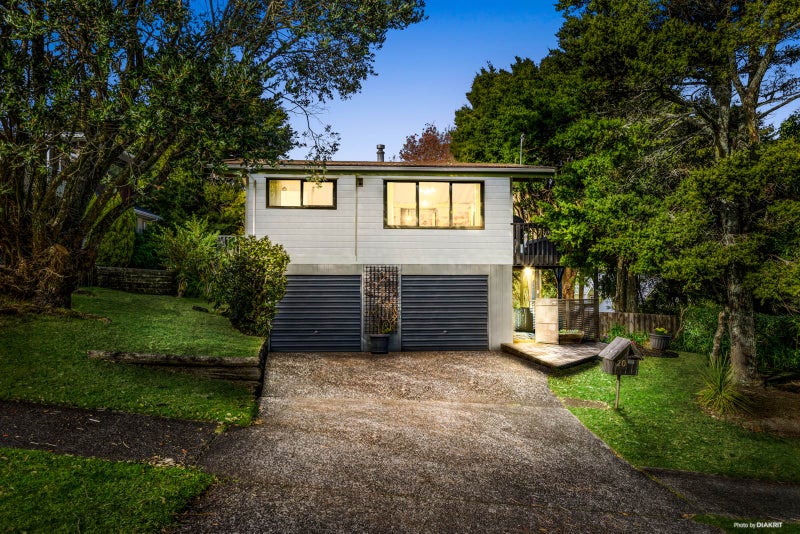 20 Paulownia Place, Totara Heights, Auckland - Carousel 1