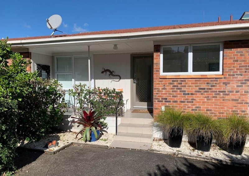 2/7A Brighton Terrace , Mairangi Bay, Auckland - Carousel 1