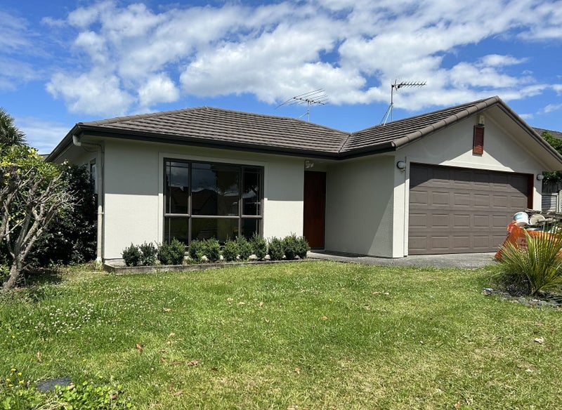 10 Pyrite Street, Westgate, Auckland - Carousel 1