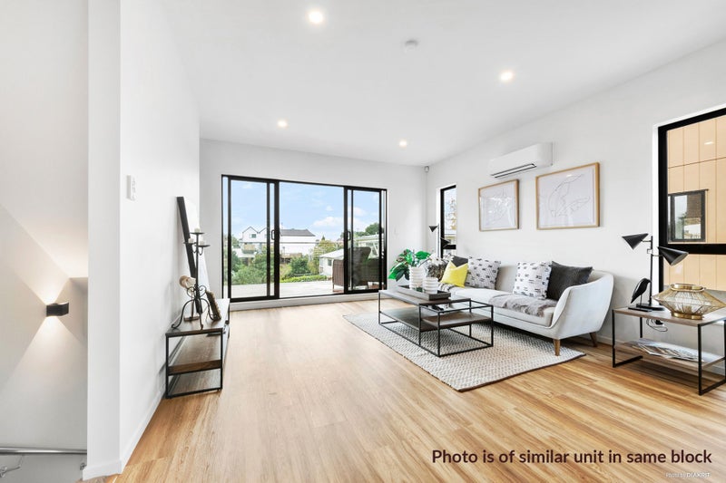 6/18 Pine Street, New Lynn, Auckland - Carousel 2