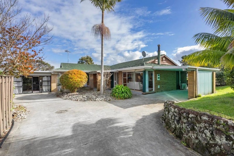 55 Walworth Avenue, Pakuranga Heights, Auckland - Carousel 1