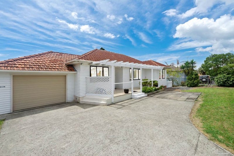 60 Clevedon Road, Papakura - Carousel 1