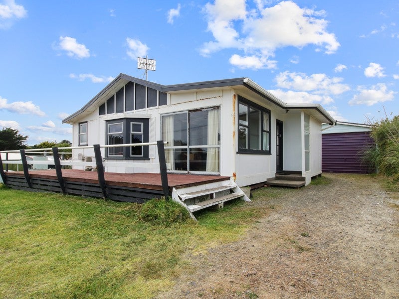 84 Park Avenue, Waitarere Beach, Levin - Carousel 2