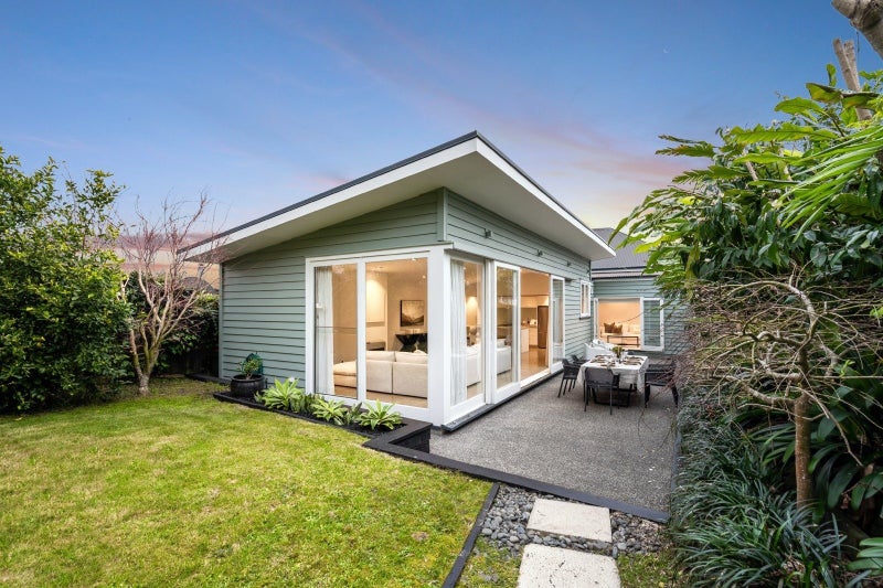 24 Chamberlain Street, Grey Lynn, Auckland - Carousel 2