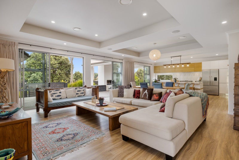 6 Rexford Heights, Pyes Pa, Tauranga - Carousel 2