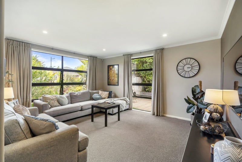 15 Henry Partington Place, Greenhithe, Auckland - Carousel 2