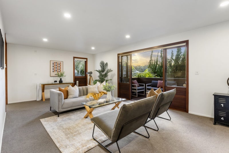 2/4 The Esplanade, Castor Bay, Auckland - Carousel 2