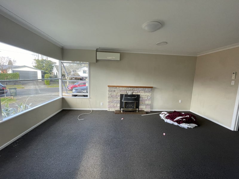 9 Tudor Crescent, Chedworth, Hamilton - Carousel 2