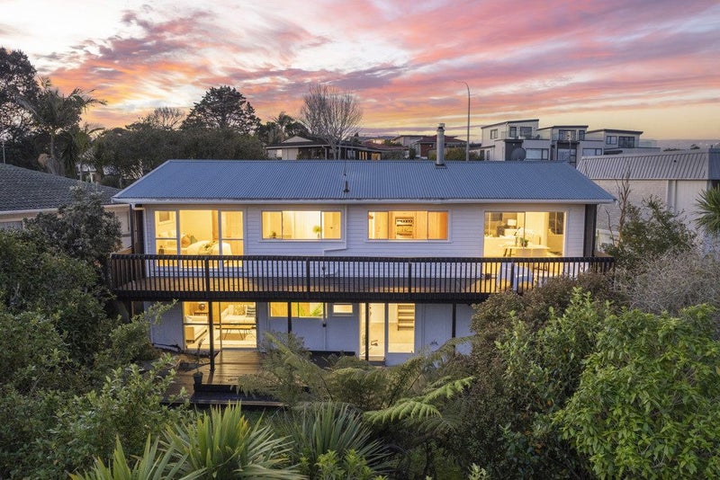 16 Glamorgan Drive, Torbay, Auckland - Carousel 1