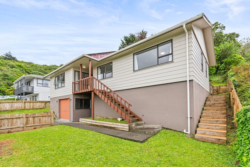18 Forglen Place, Tawa, Wellington - Carousel 1