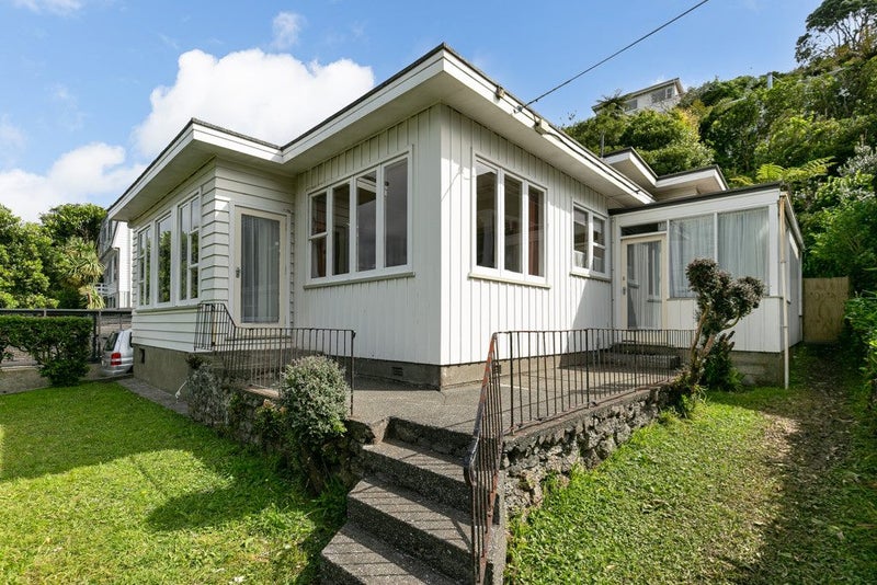 117 Onslow Road, Khandallah, Wellington - Carousel 1