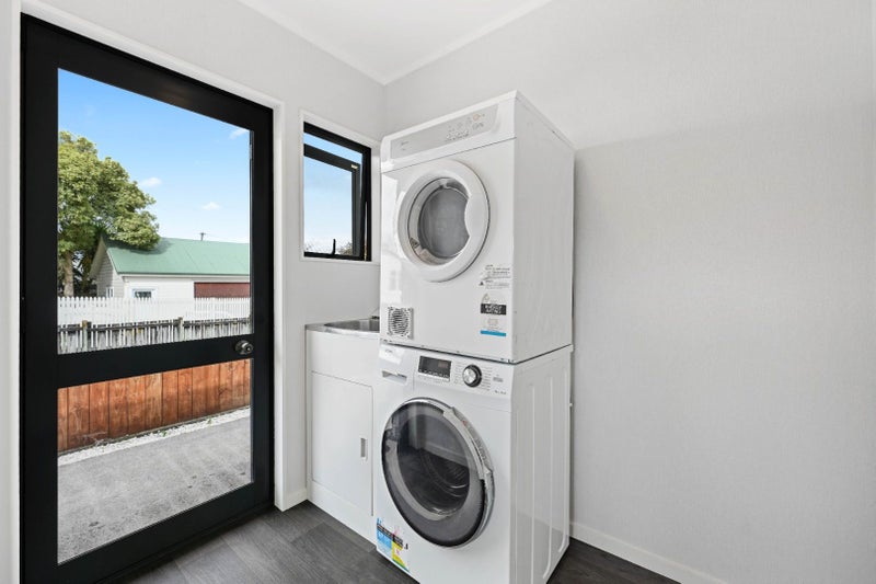 30 Graham Street, Hamilton East, Hamilton - Carousel 20