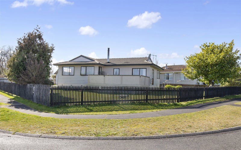 1 Ryan Place, Richmond Heights, Taupo - Carousel 2
