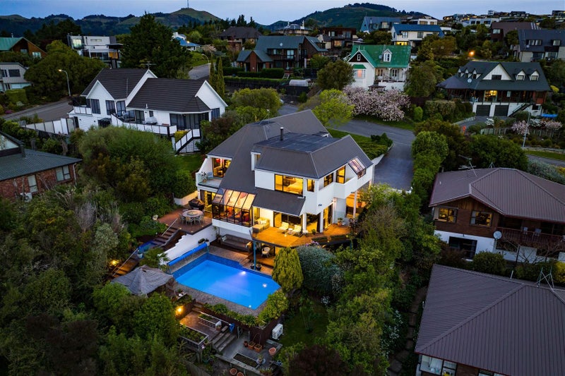 4 Petworth Place, Westmorland, Christchurch - Carousel 1