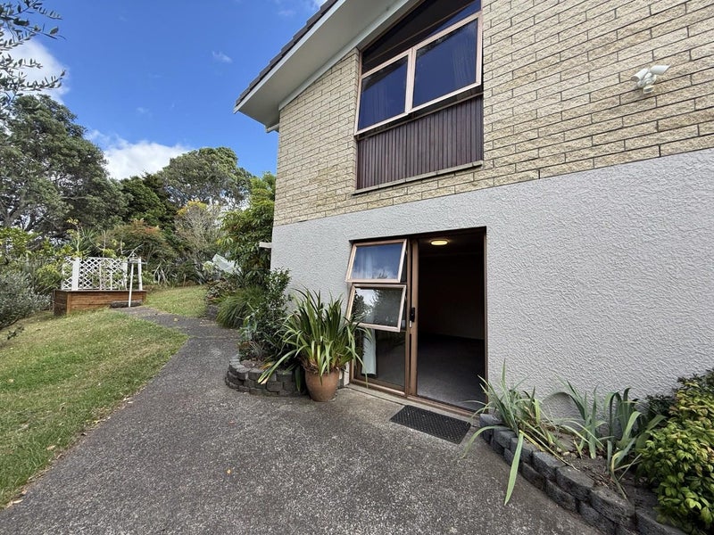 30 Valhalla Drive, Beach Haven, Auckland - Carousel 1