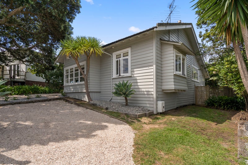 179 Queen Street, Northcote Point, Auckland - Carousel 1