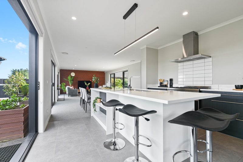 68 Helen June Avenue, Flagstaff, Hamilton - Carousel 2