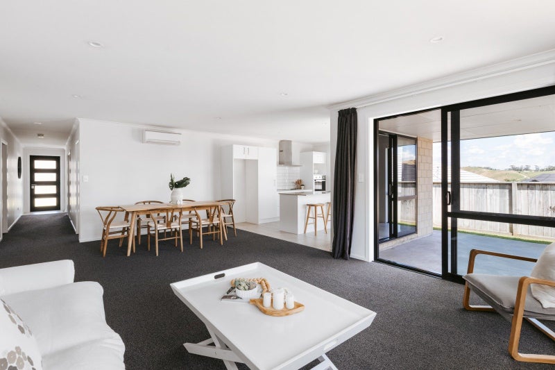 3 Antrim Glade, Welcome Bay, Tauranga - Carousel 2