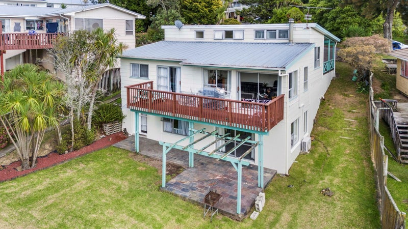 24 Pokapu Street, Titirangi, Auckland - Carousel 1