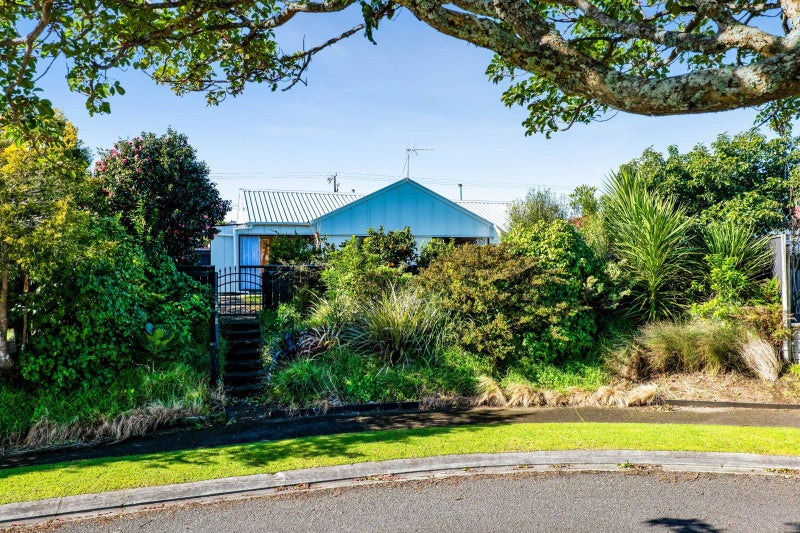 102 Barrett Road, Whalers Gate, New Plymouth - Carousel 24