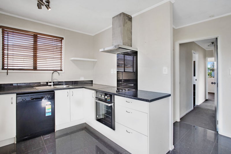 74 Mahunga Drive, Favona, Auckland - Carousel 2