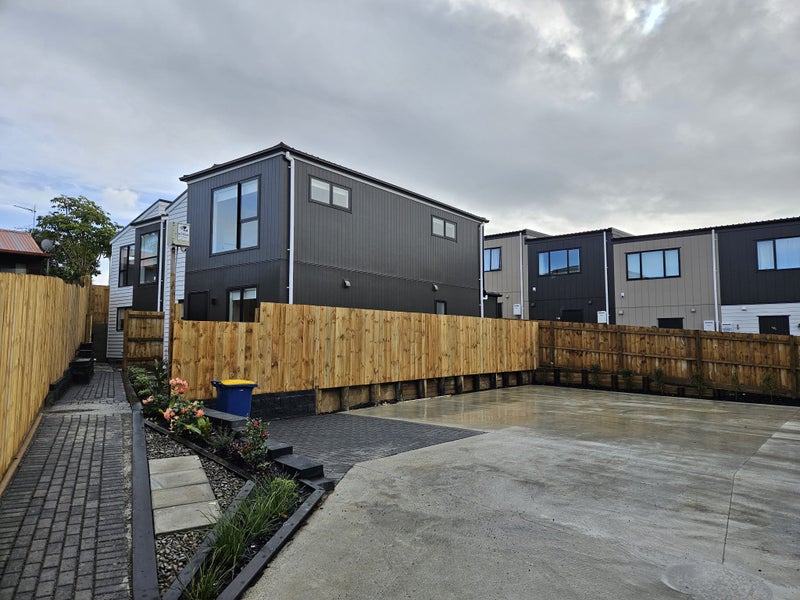 4E Hepburn Road, Glendene, Auckland - Carousel 15